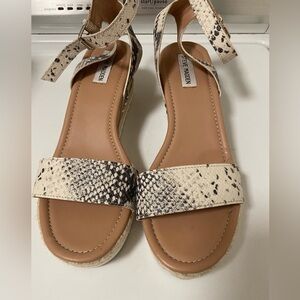 Steve Madden snakeskin look heeled sandals cork & rope heel size 10